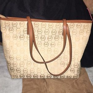 Used Large MICHAEL Michael Kors Bag